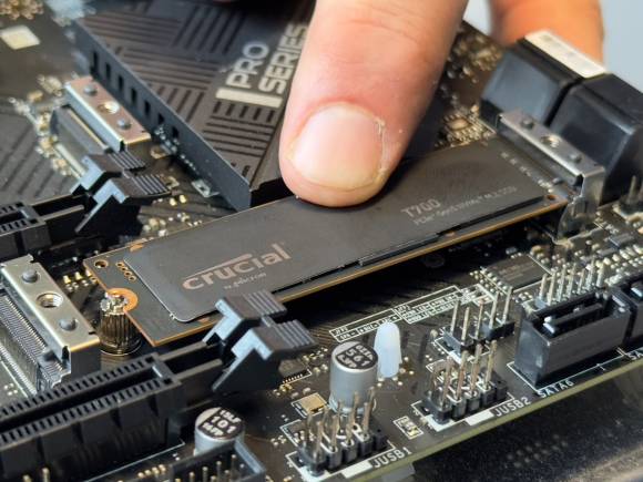 Bild 6: Das neue SSD ist eingeklinkt